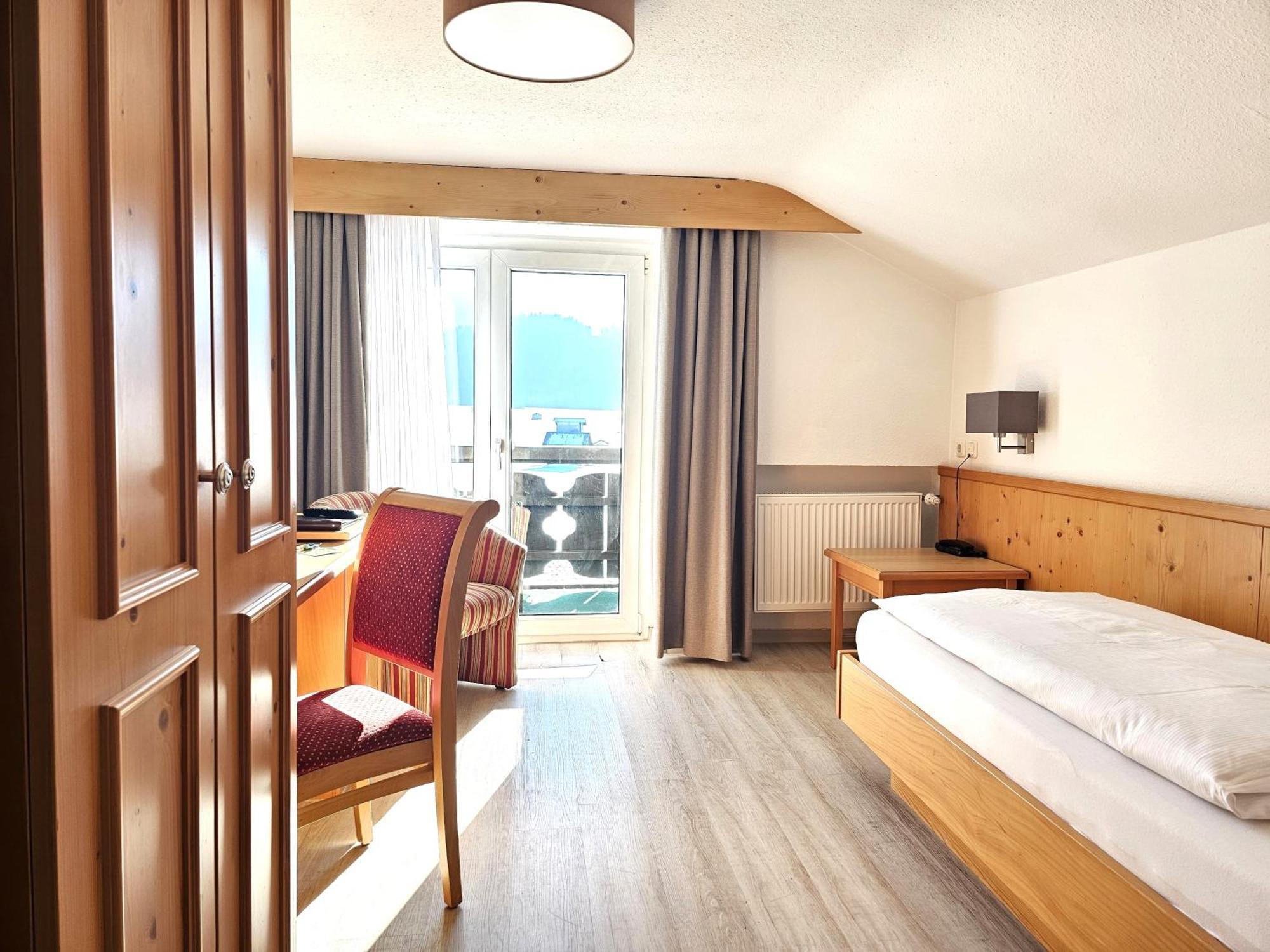 Hotel Cafe Fuggerhof オーベルストドルフ エクステリア 写真
