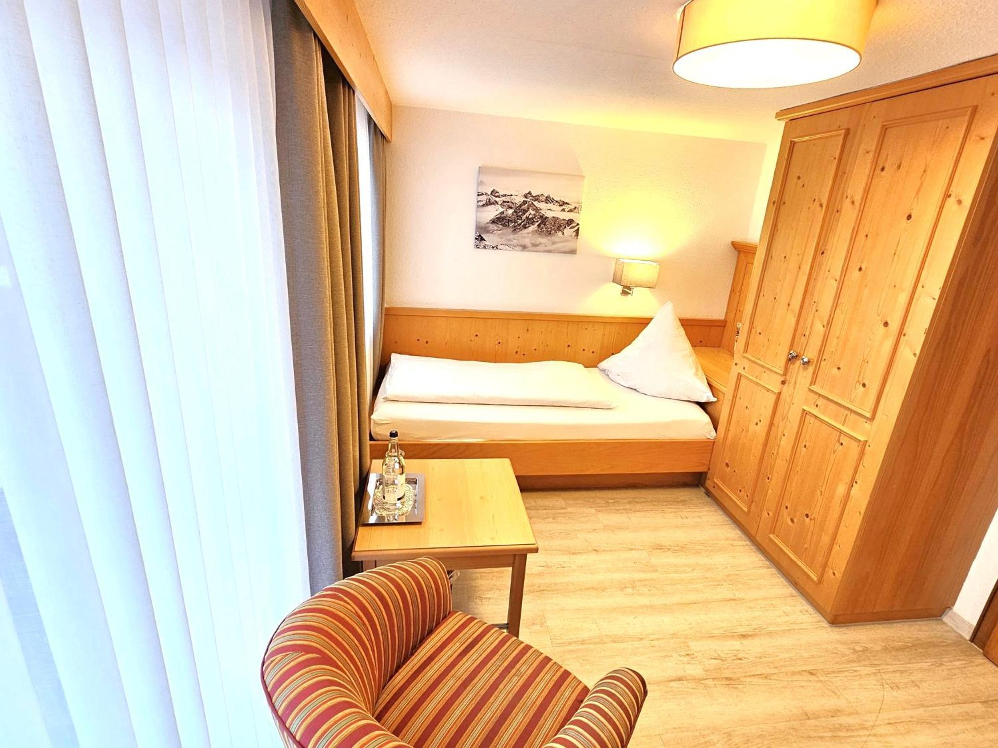 Hotel Cafe Fuggerhof オーベルストドルフ エクステリア 写真