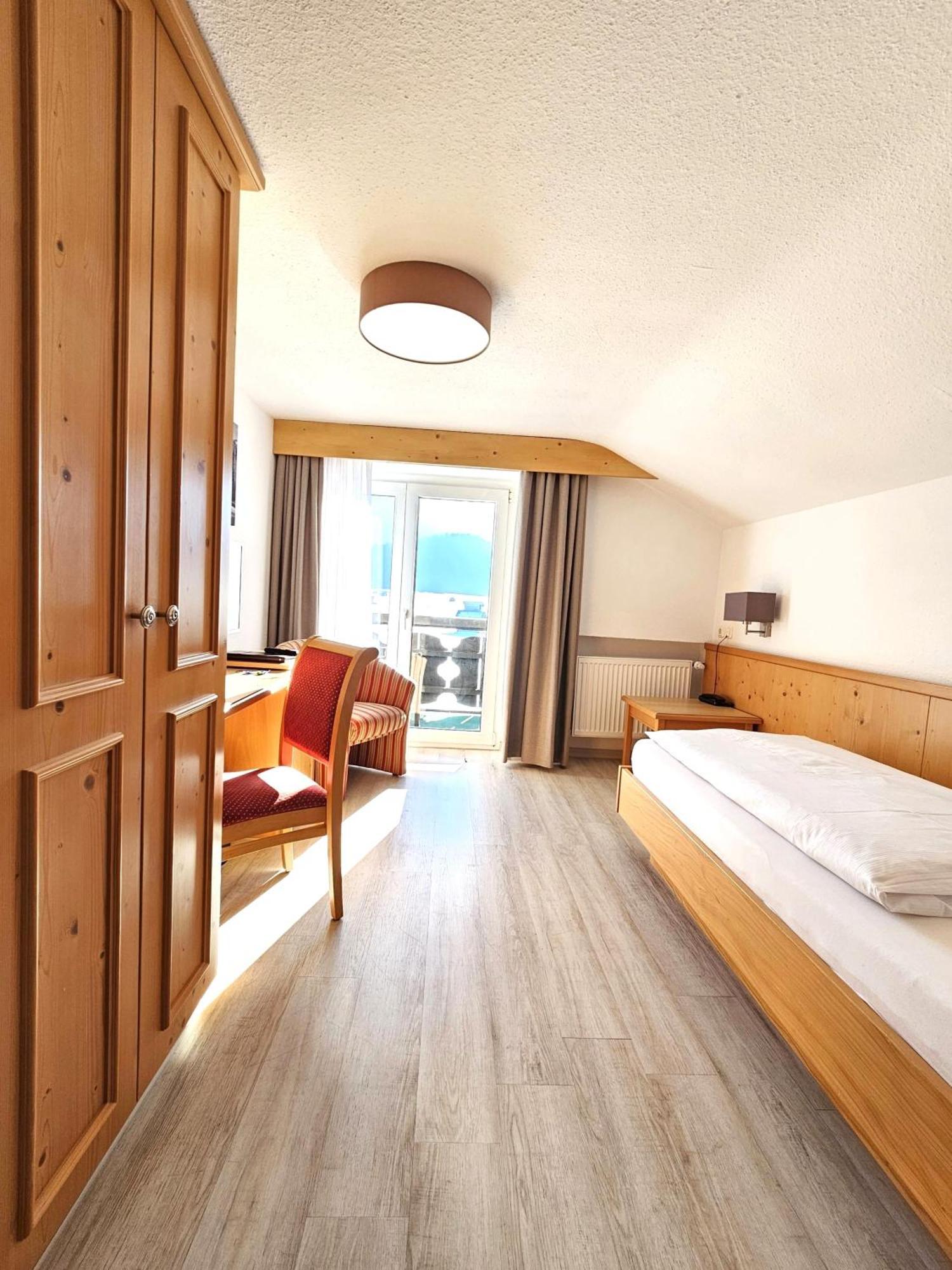Hotel Cafe Fuggerhof オーベルストドルフ エクステリア 写真