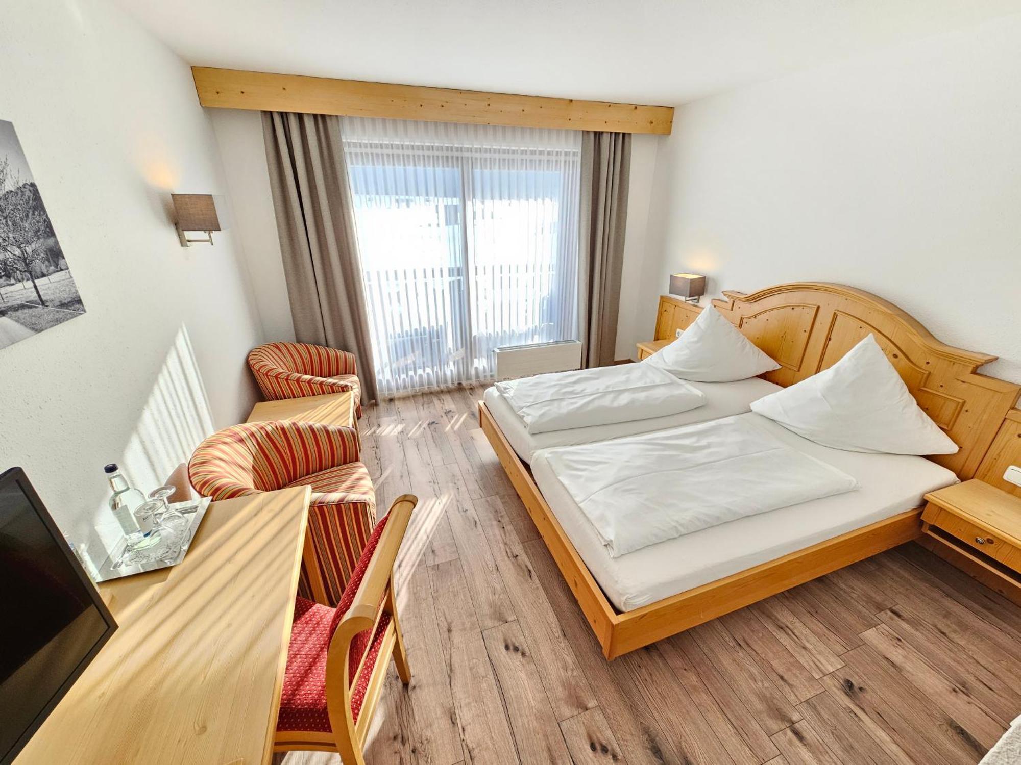 Hotel Cafe Fuggerhof オーベルストドルフ エクステリア 写真