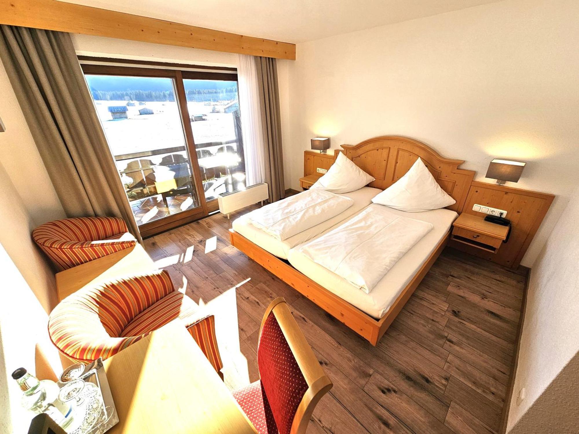 Hotel Cafe Fuggerhof オーベルストドルフ エクステリア 写真