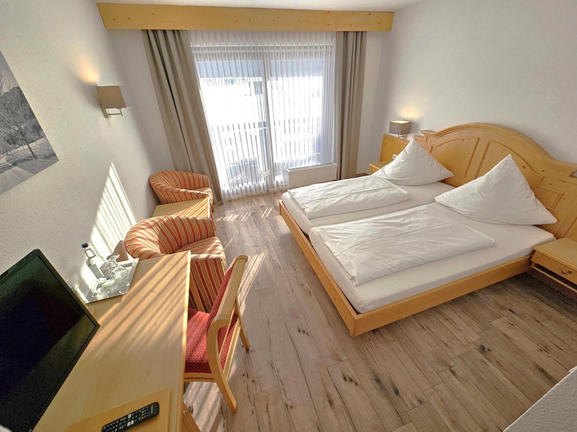 Hotel Cafe Fuggerhof オーベルストドルフ エクステリア 写真