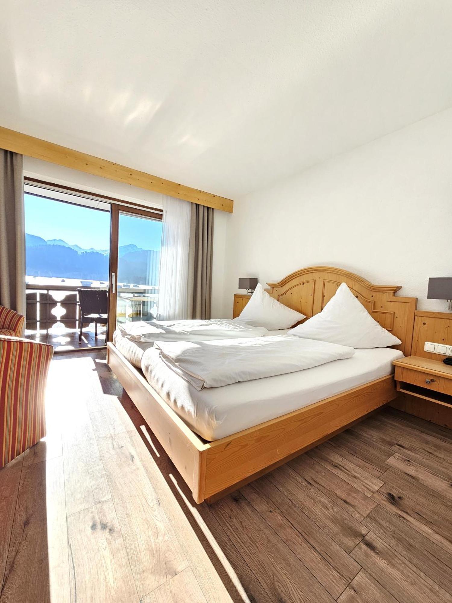 Hotel Cafe Fuggerhof オーベルストドルフ エクステリア 写真