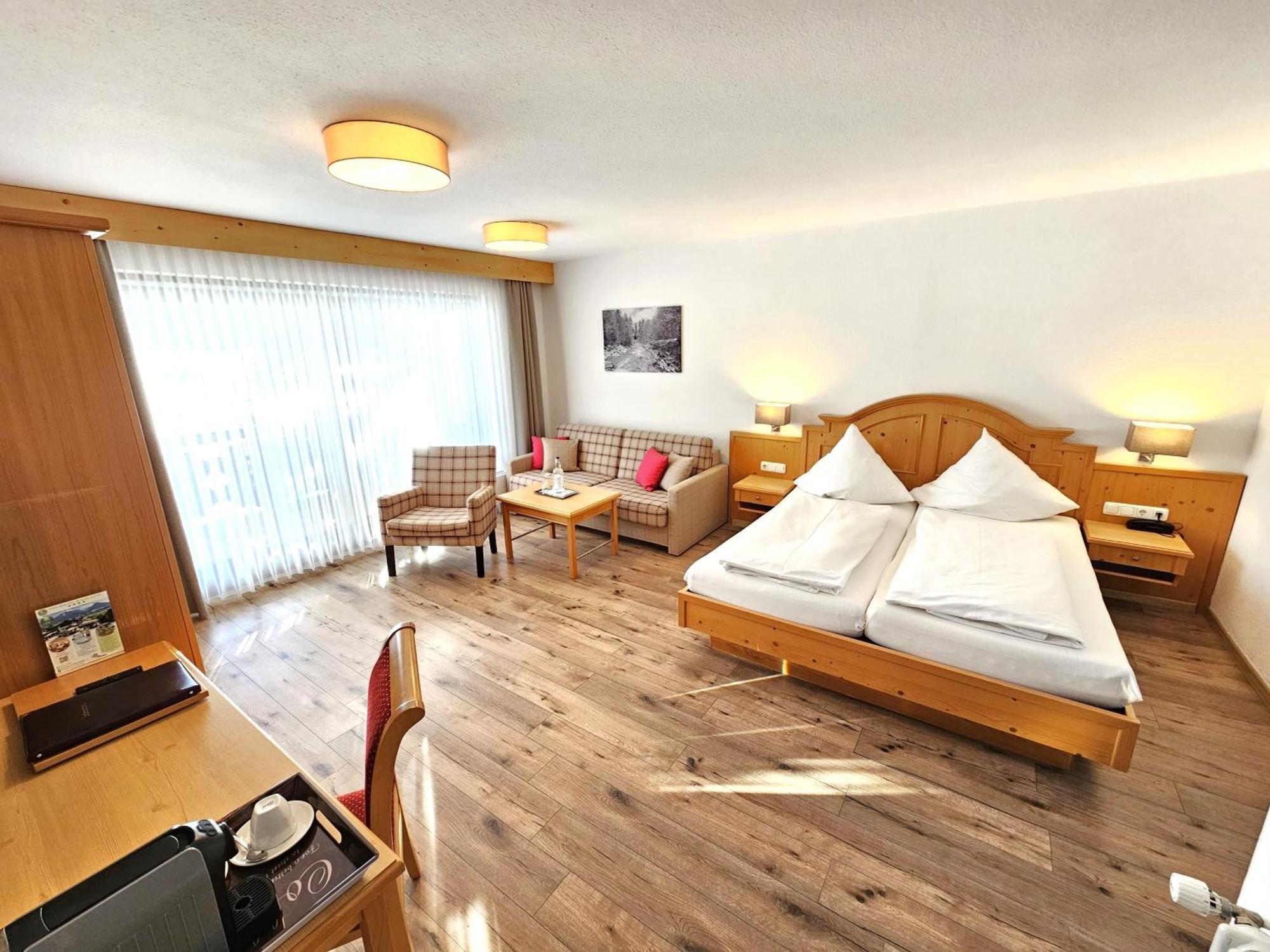 Hotel Cafe Fuggerhof オーベルストドルフ エクステリア 写真